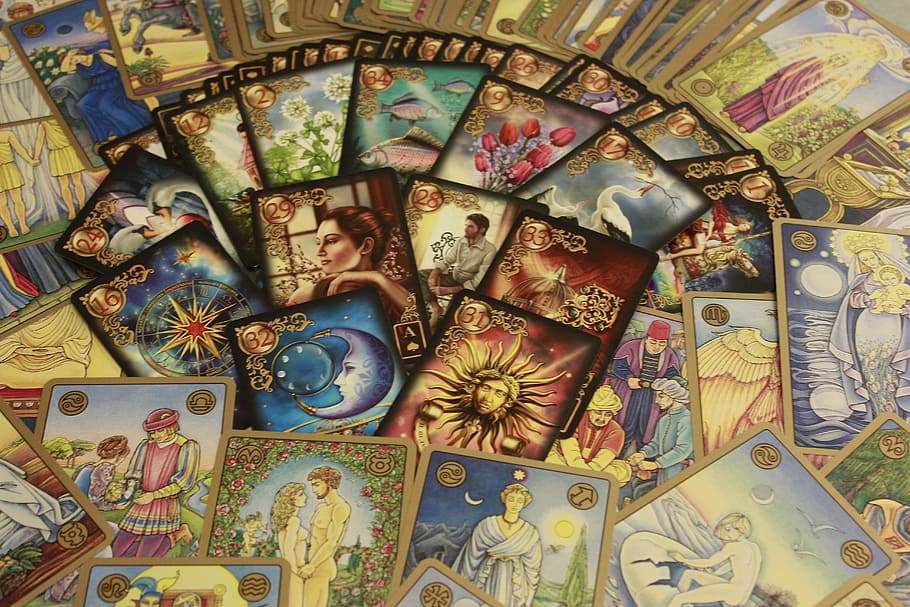 lote de cartas de colores variados, cartas de oráculo, carta de tarot, cartas, tarot, adivinación, psíquico, mazo, propagación, fortuna