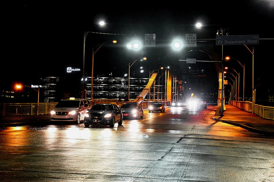 veículos, chegando, concreto, estrada, noite, luzes, faróis, carros, tráfego, ponte