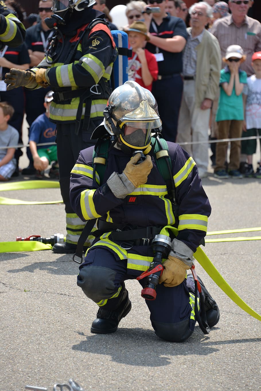 fire fighter, fire, Fire Fighter, fire, respiratory protection, feuerloeschuebung, firefighters, delete, breathing apparatus, use, delete exercise
