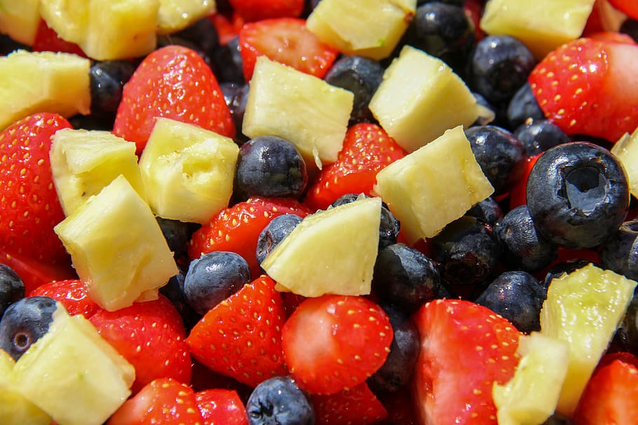 stroberi, blueberry, nanas, buah, biaya, makanan penutup, salad, makanan, makanan dan minuman, makan sehat