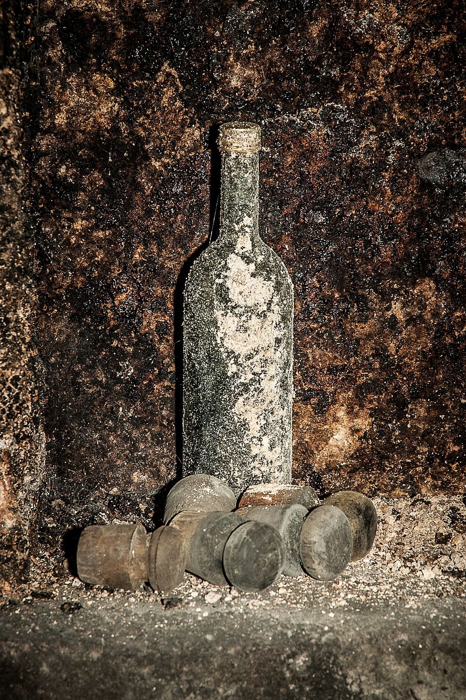 old wine bottle, cellar, bottle, mold, forget, container, old, glass - material, wine bottle, refreshment