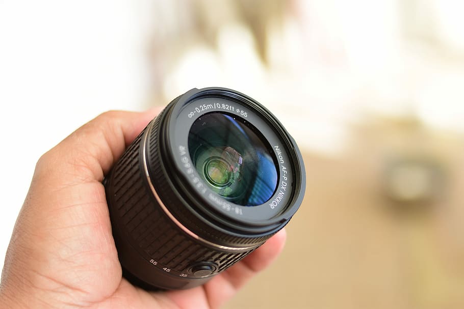 lens, team, zoom, opening, human hand, human body part, lens - optical instrument, photography themes, hand, holding