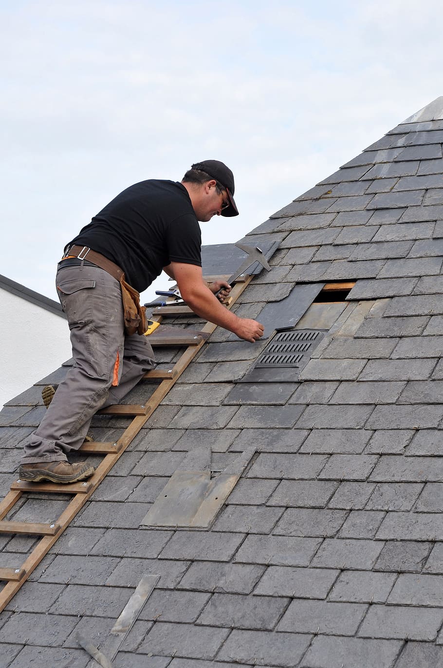 man on roof, roofer, coverage, artisan, slate, roof, roofing, manual work, business, real people