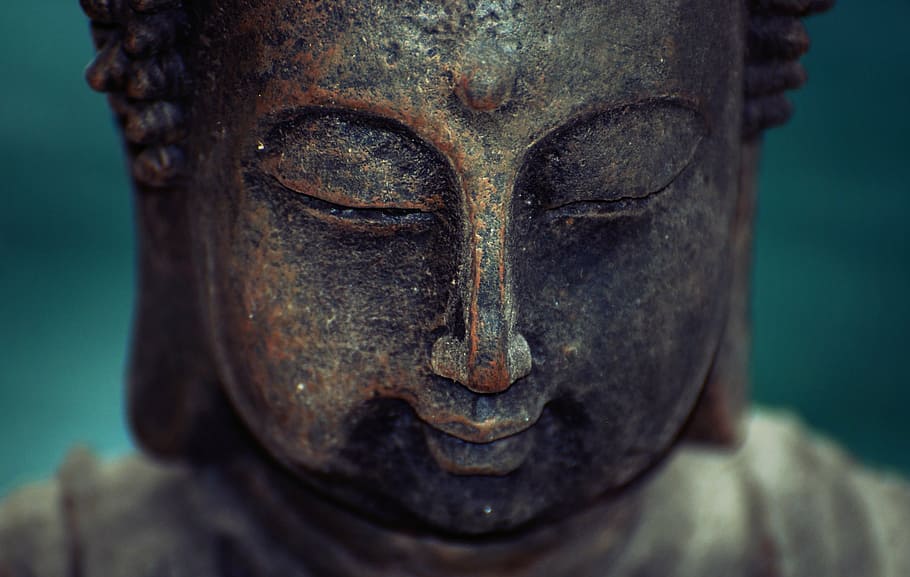 brass-colored buddha face statue, zen, buddha, reflection, brightness, aura, peace, meditation, yoga, statue