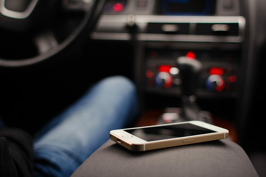 iphone 5, 5s, iPhone 5S, Car, gold, iphone, vehicle Interior, dashboard, transportation, land Vehicle