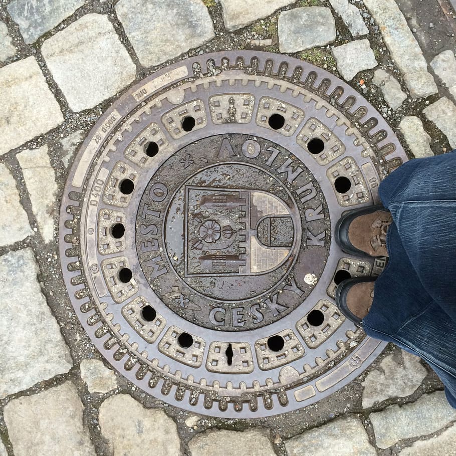 cesky krumlov, republic czech, town, manhole, street, sewer, low section, one person, geometric shape, circle