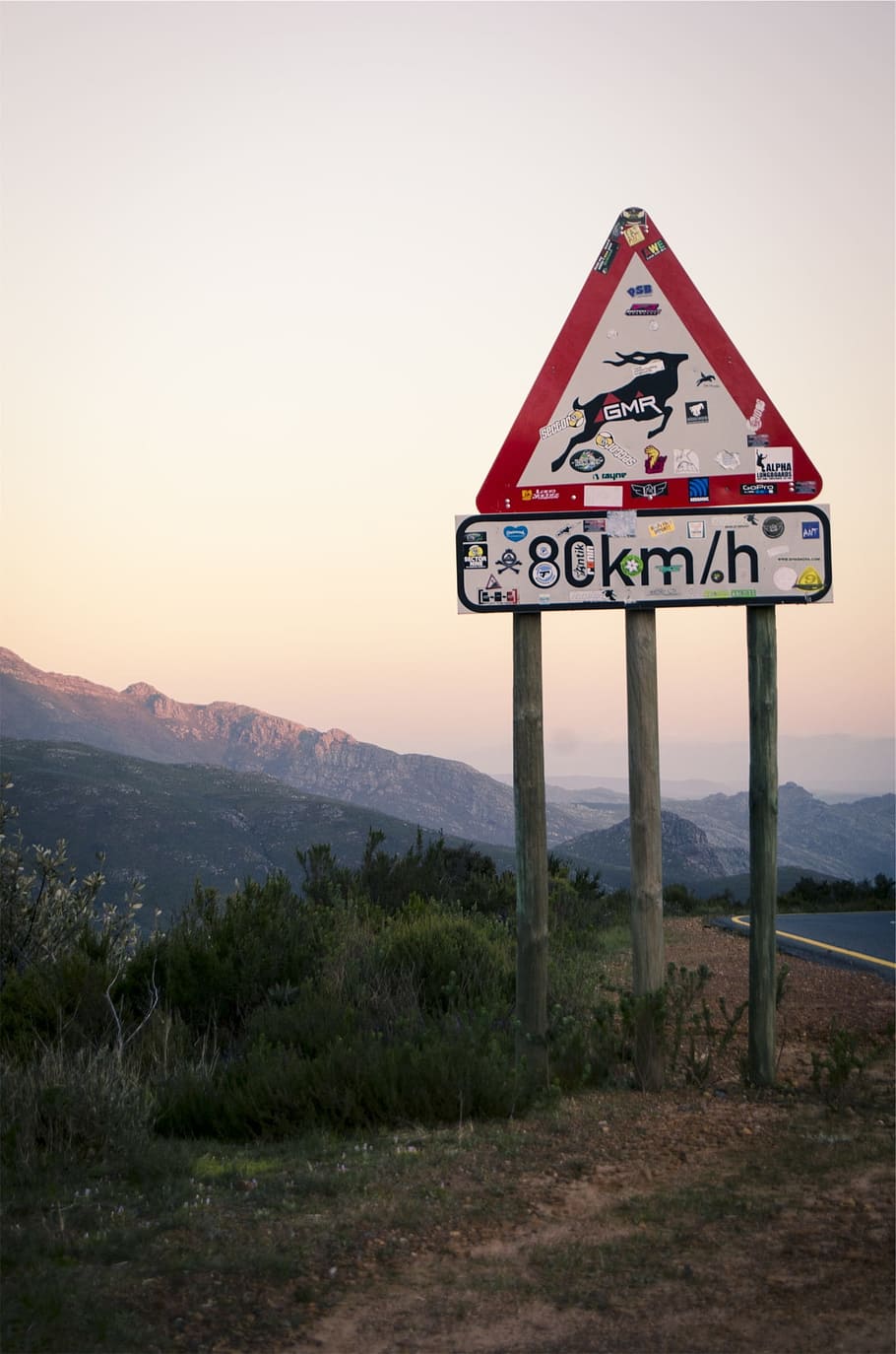 road, signs, yield, deer, speed limit, mountains, communication, sign, text, sky