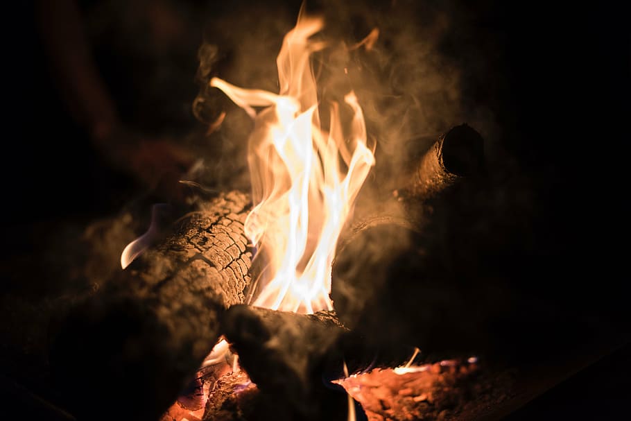 foto de fogueira, fogo, chama, fogueira, lenha, queimar, noite, calor, fogo - Fenômeno Natural, calor - Temperatura