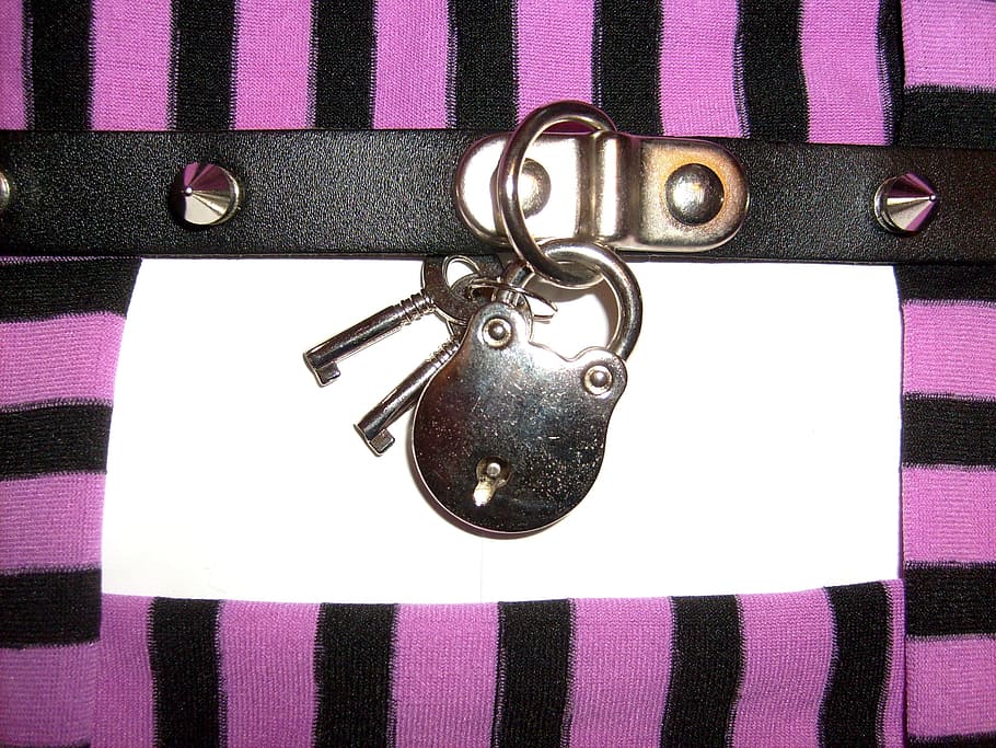 Closed, Locked, Keys, Rivets, Dolly, frame, striped, purple, close-up, pink color