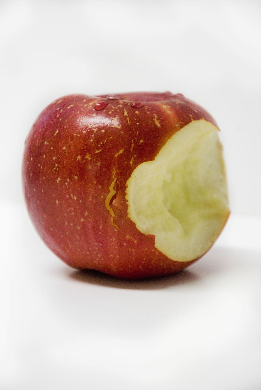 かまれた, 赤, リンゴ, 白, タブル, 赤いリンゴ, かみ傷, 果物, 食品, 健康