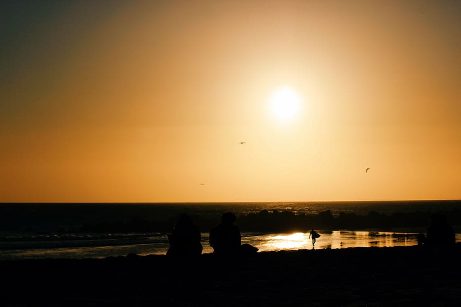 dos, persona, orilla del mar, foto, puesta de sol, anochecer, playa, horizonte, verano, arena