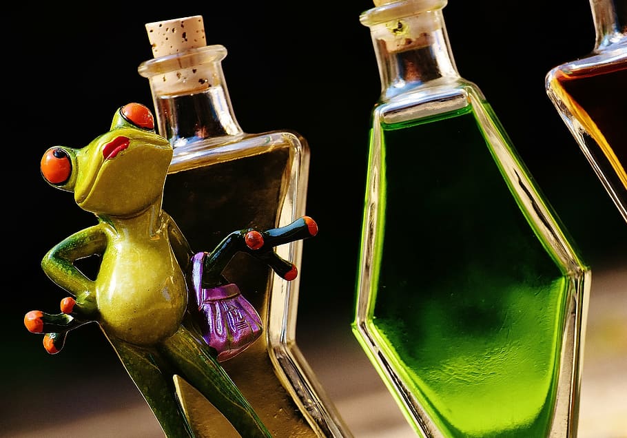 frogs, chick, beverages, bottles, alcohol, figures, drink, benefit from, cute, frog
