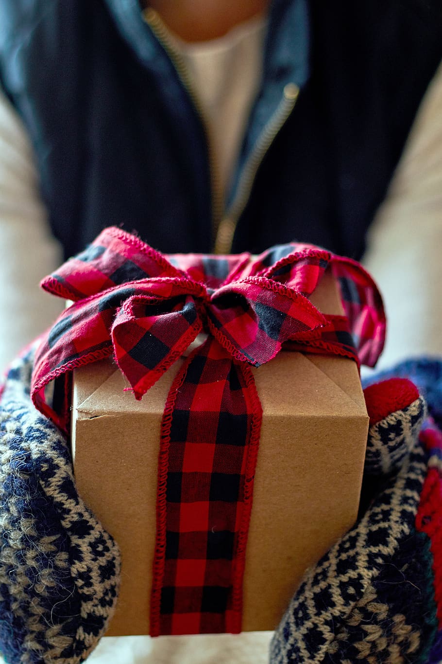 giving, gift, hands, holiday, christmas, celebration, close up, person, box, bow