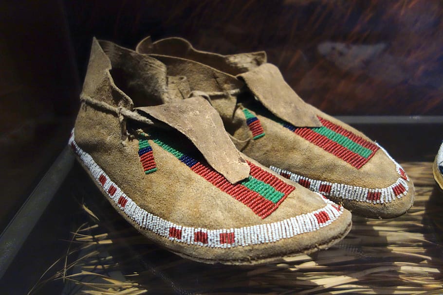 arapaho, moccasins, shoes, bata, shoe, museum, footwear, close-up, indoors, still life
