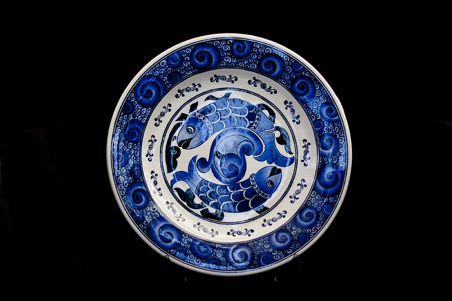 round, blue, white, fish-print, decorative, plate, tile, handicrafts, increased, ceramic