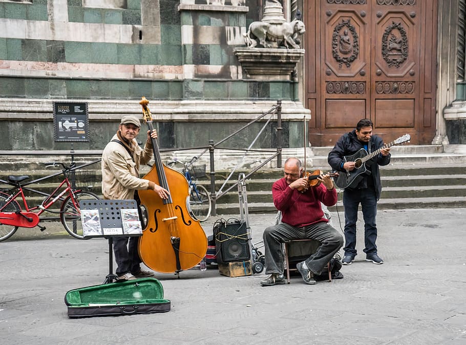 tiga, pria, bermain, instrumen, jalan, musisi jalanan, musik jalanan, Italia, florence, musisi