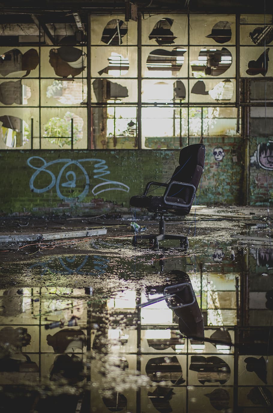 silla, reflejo, agua, inundación, abandonado, edificio, vidrio, sucio, viejo, vandalismo