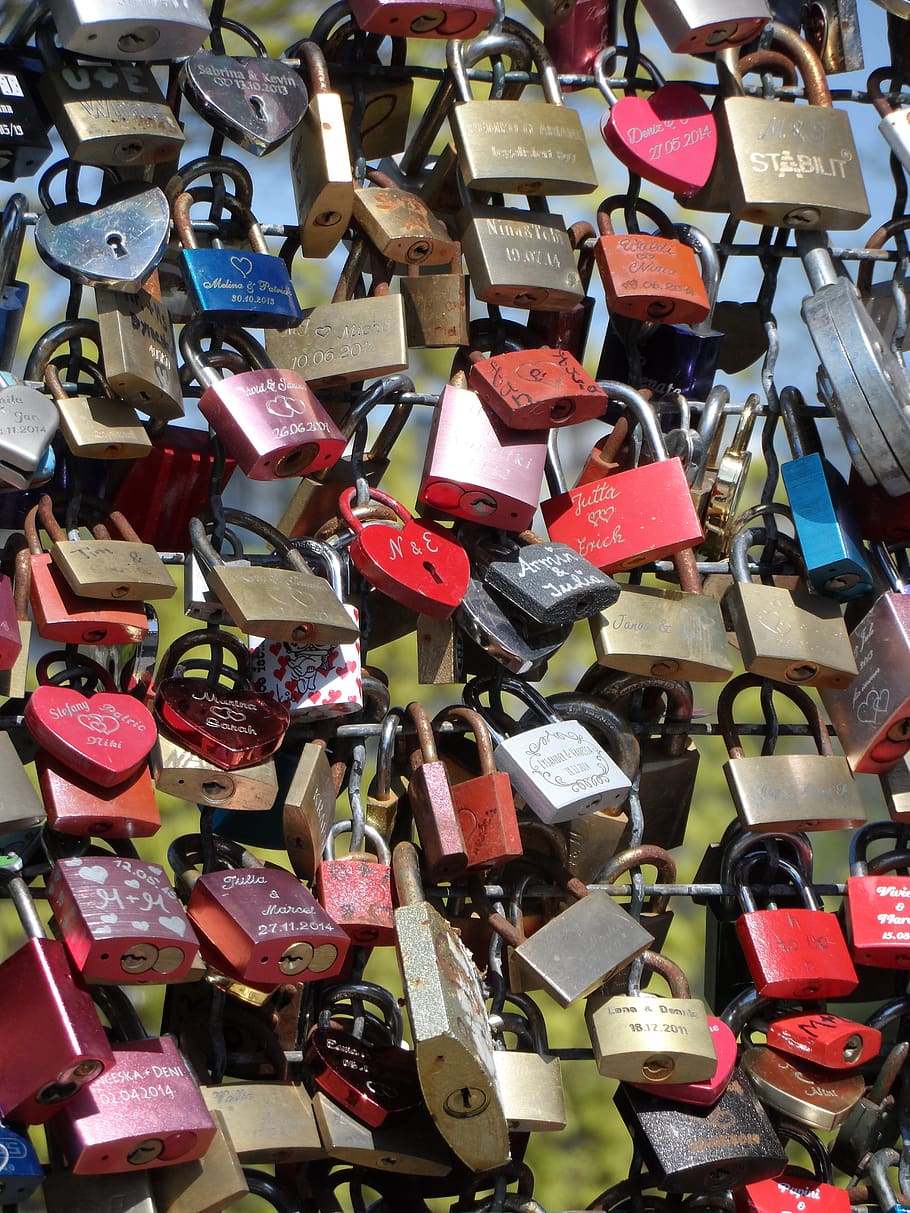 love locks, bridge railing, love, symbol, shine, bridge, railing, wire mesh, padlock, affection