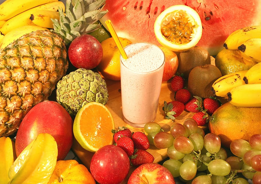 bebida láctea, rodeado, variado, frutas, jugos, mesa, naranja, vitamina c, salud, alimentos