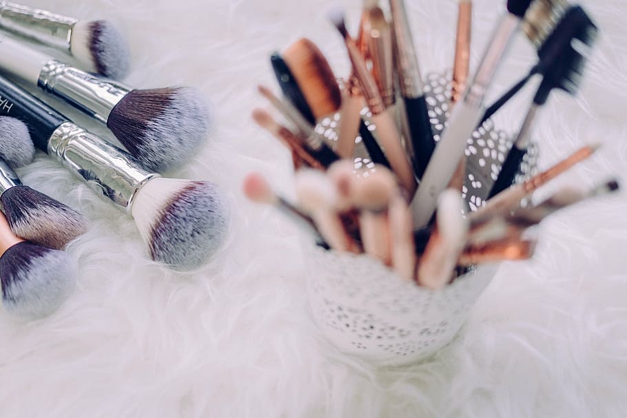 assorted makeup brushes, makeup, brush, things, bokeh, blur, kit, beauty, cosmetic, indoors