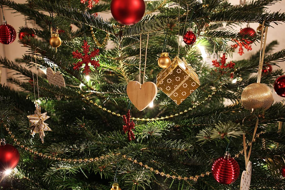 green christmas tree, christmas, tree decorations, christmas ornament, christmas ornaments, weihnachtsbaumschmuck, christmas tree, christmas balls, ball, golden