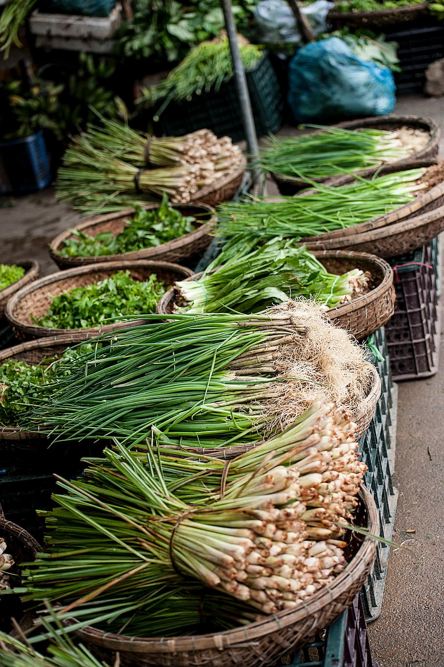 pasar sayur, sayur, pasar, keranjang, pasar makanan, hijau, ramuan, herbal, bawang merah, daun bawang