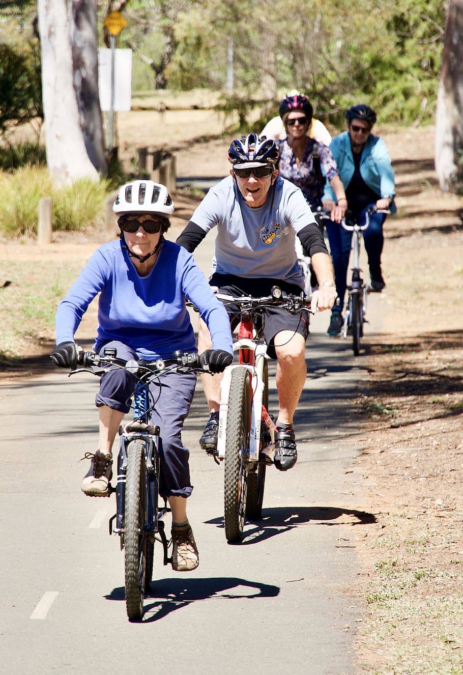 pilotos, bicicletas, andar de bicicleta, diversão, amigos, atividade, lazer, saudável, ao ar livre, bicicleta