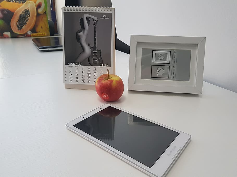 Oficina, trabajo, escritorio, blanco, marco, foto, calendario, manzana, fruta, tableta