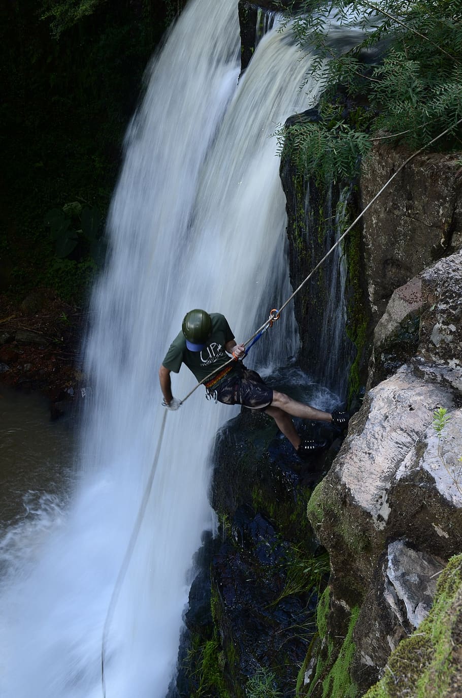 waterfall rappelling, waterfall, colonial corner, cascade corner colonial, veracruz, abseiling, roping, danger, action, fun
