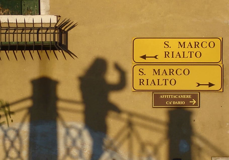 venice, shadow, waving, confusion, sun, got lost, italy, communication, sign, text