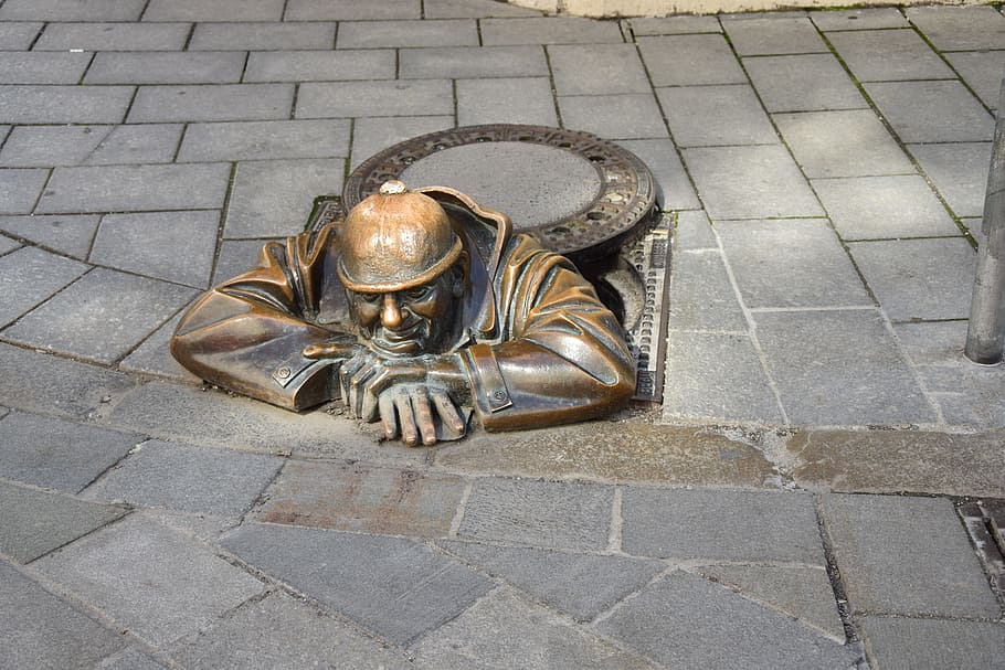 Bratislava, Canal, Worker, Slovakia, canal worker, channel gucker, statue, concepts And Ideas, architecture And Buildings, shoe