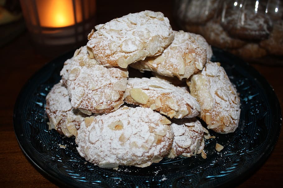 italian almond biscuits, pastries, christmas baking, bake, small cakes, cookie, advent, icing sugar, homemade, nibble