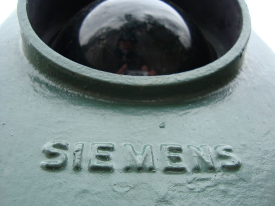 Siemens, grabado, letras, logotipo, fuente, texto, primer plano, ninguna gente, día, al aire libre