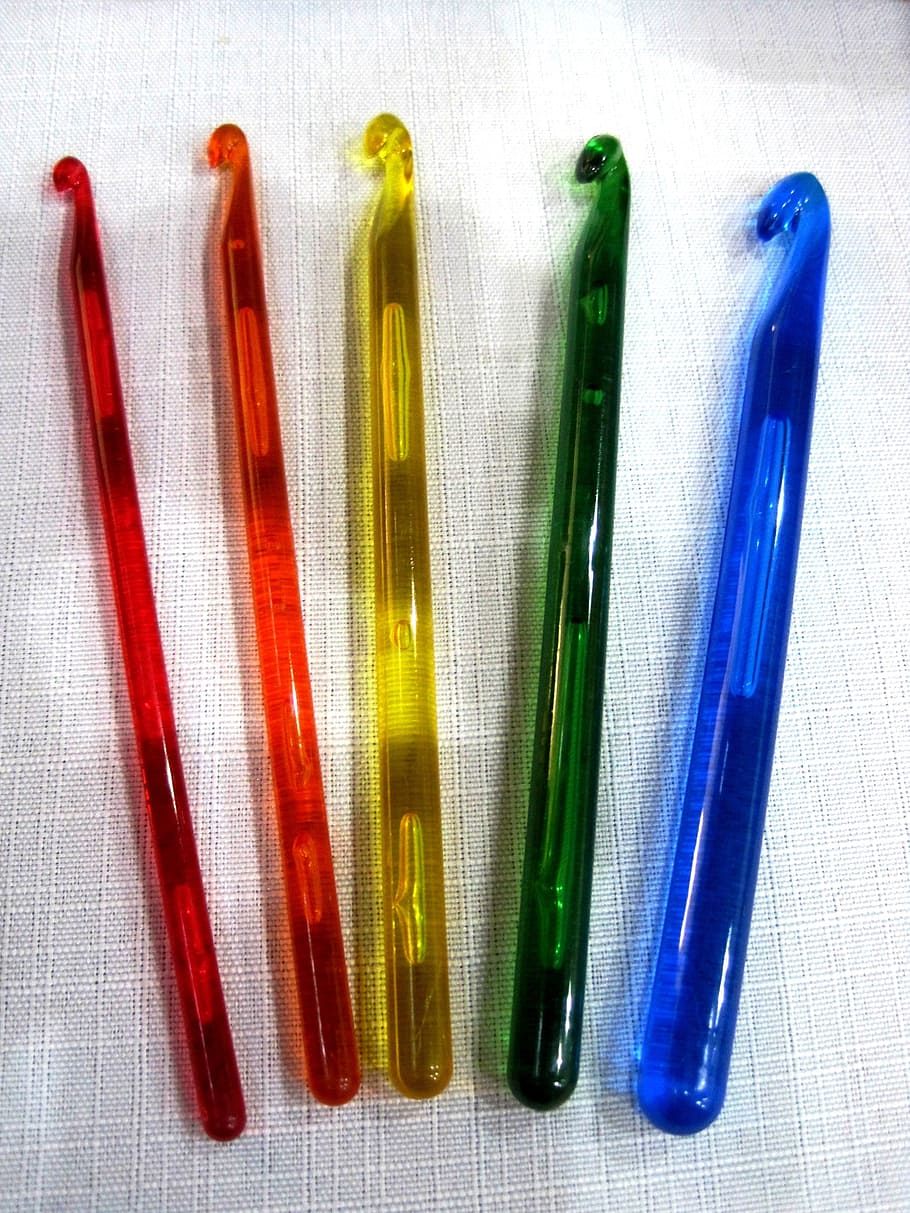 ganchillos, agujas, plástico, colorido, multicolor, brillante, instrumento de trabajo manual, transparente, funky, como gelatinas
