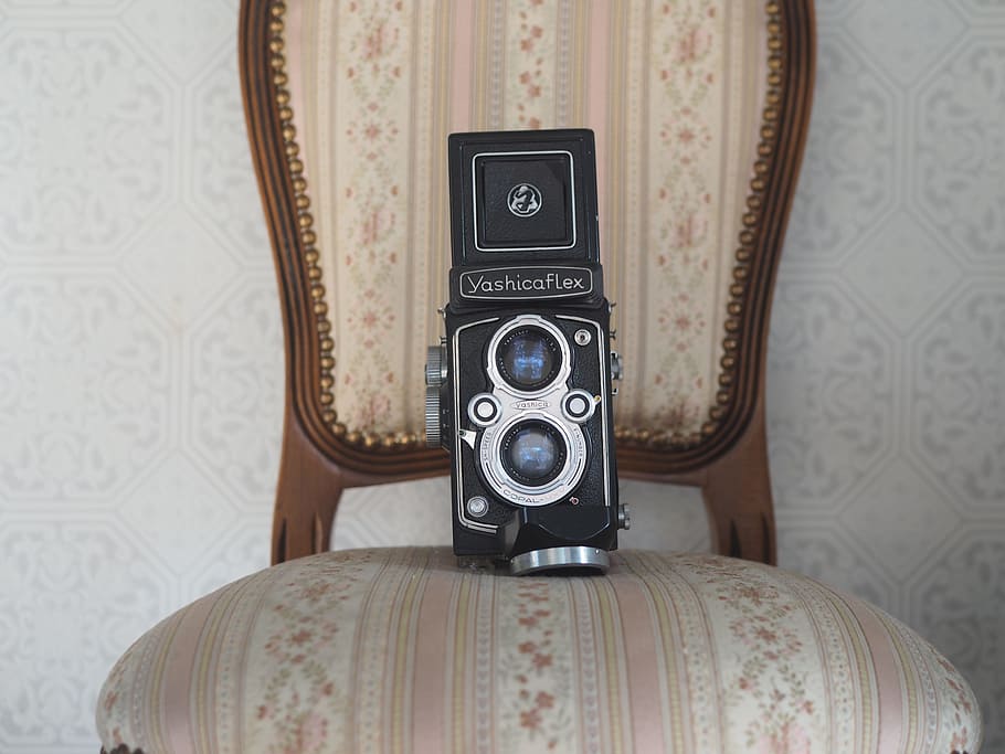 cámara, silla, cámara réflex de doble lente, yashica flex, estilo retro, tecnología, interior, nostalgia, antiguo, dormitorio