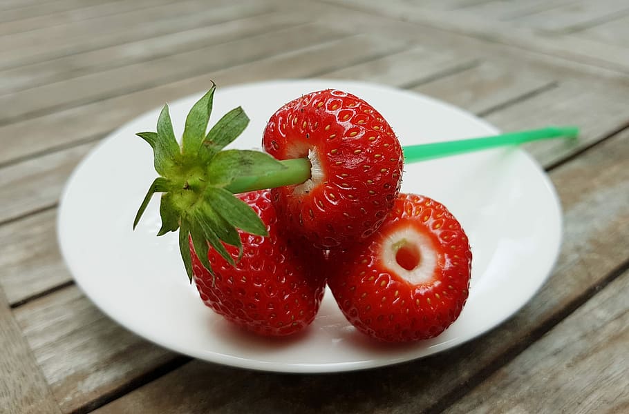 strawberries, fruits, fruit, food, vitamins, healthy, sweet, delicious, hull, clean