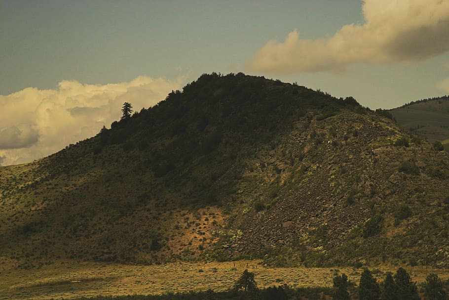 foto del paisaje de montaña, verde, montaña, gris, cielo, paisaje, montañas, colinas, hierba, naturaleza