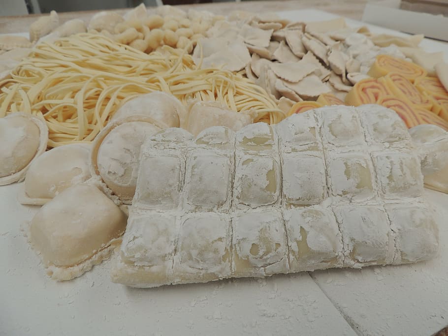 dough, pasta, table, ravioli, food, sorrentinos, homemade, mass, flour, food and drink