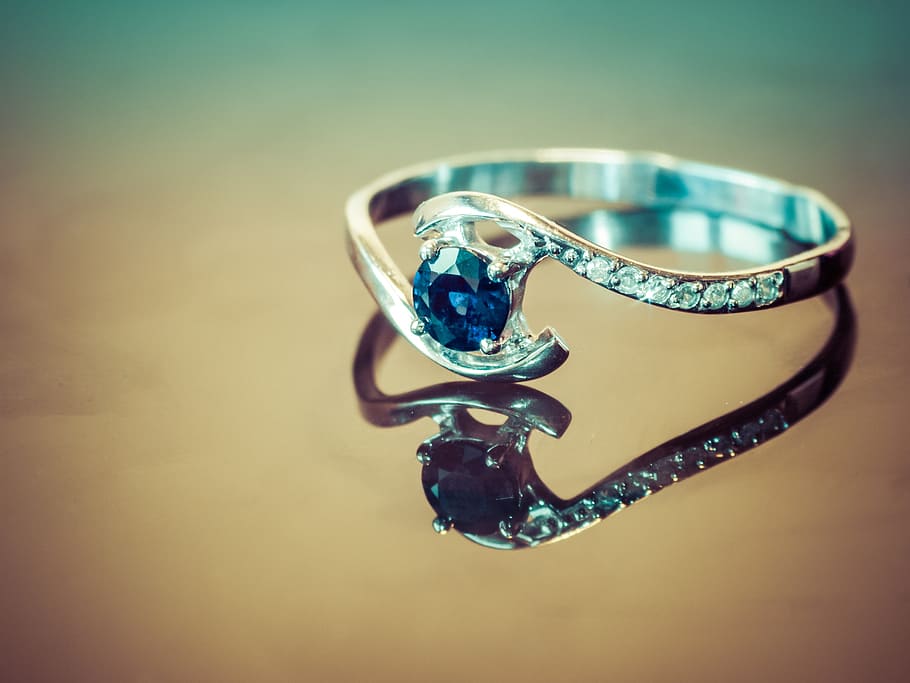 claro, piedra preciosa anillo plateado, marrón, superficie, anillo, zafiro, diamantes, adorno, regalo, boda