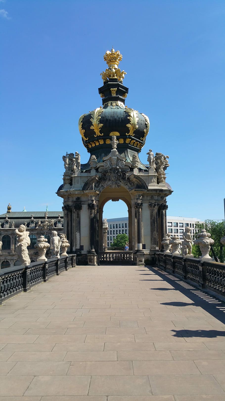 ツヴィンガー宮殿, ドレスデン, ドイツ, 宮殿, クロネントール, 建築, 有名な場所, 像, 歴史, 旅行先